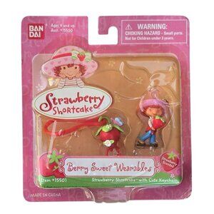 Strawberry Shortcake Berry Sweet Wearables Keychain Scented Bandai 2002 NOS